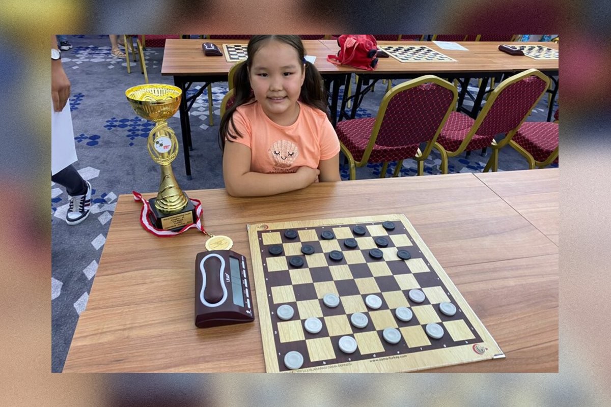 Восьмилетняя якутянка победила в первенстве мира по шашкам - слайд 