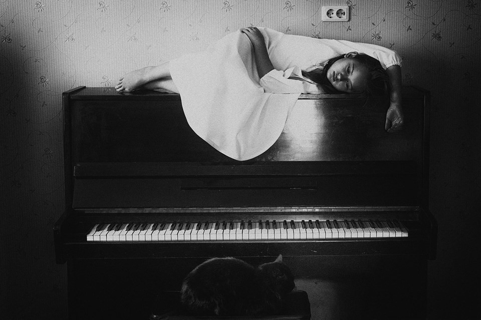 Девочка и пианино - слайд 