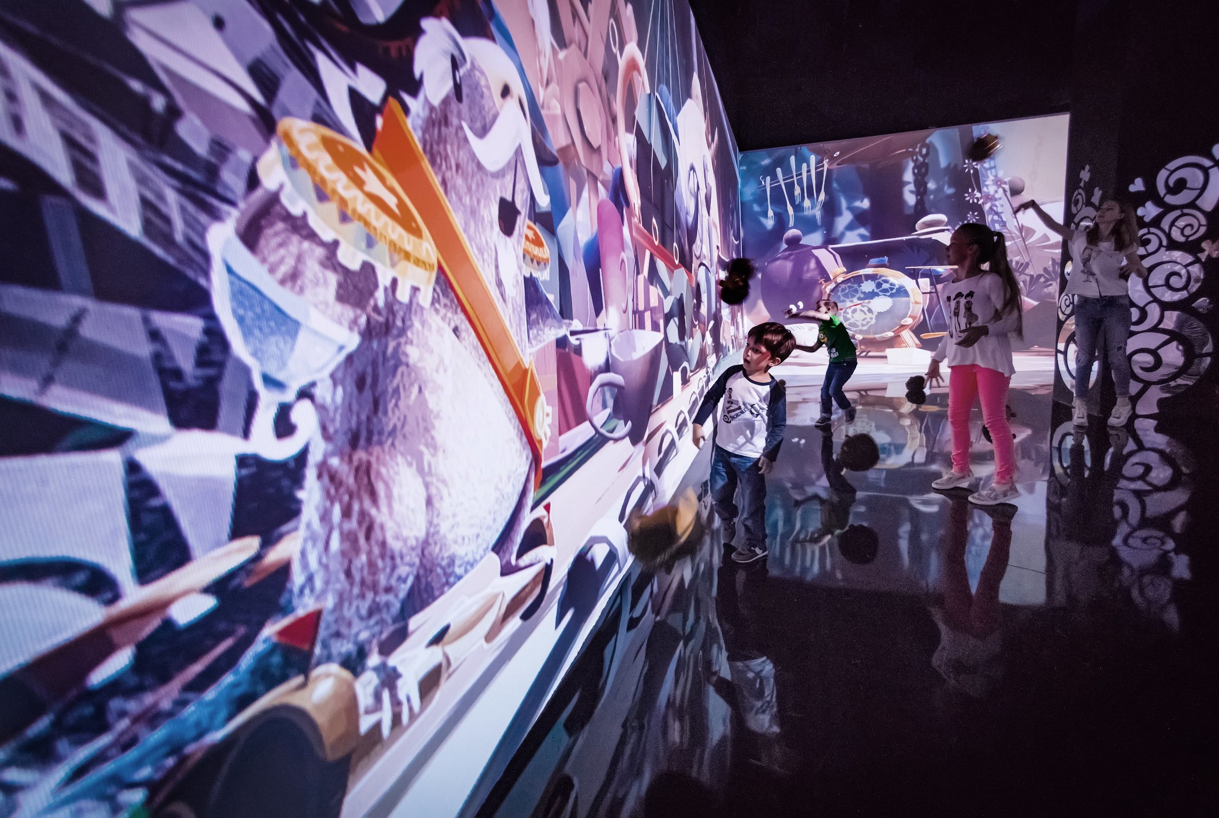 Яндекс автомагнитола 2 din. Умный дом яндекс. Алиса мультимедиа. Умный дом телевизор. Алиса голосовой помощник станция.