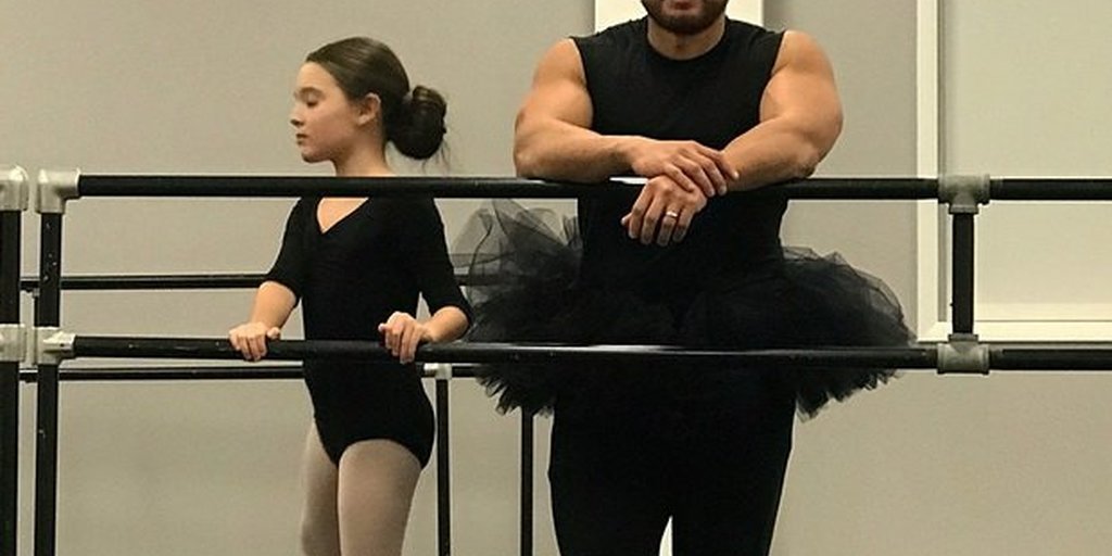 Отец ради дочери. Daughter in Ballet class. Ballet class youtube.