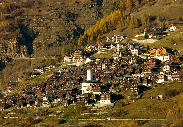 Швейцарцы приглашают семьи с двумя детьми переехать к ним в деревню: за переезд предлагают 70 тысяч франков - слайд 
