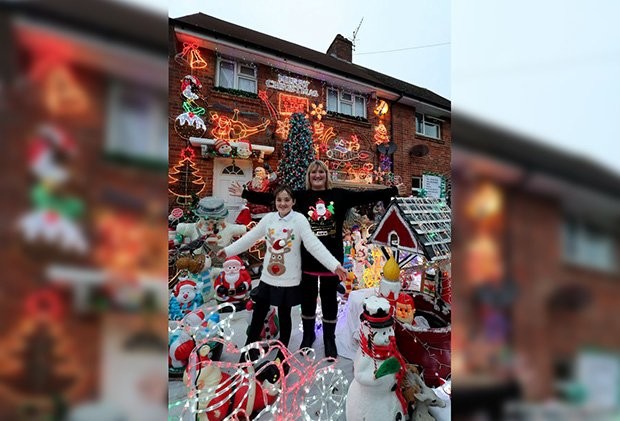 Английская семья тратит тысячи фунтов на украшение дома к Рождеству: все началось с соревнования с соседями - слайд 