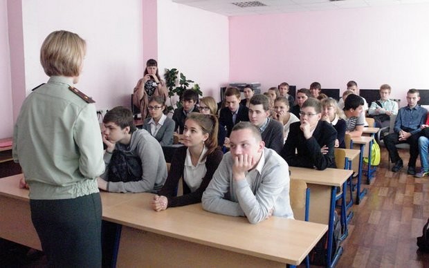 В Мосгордуме считают, что беседами о вреде наркотиков со школьниками не стоит увлекаться - слайд 