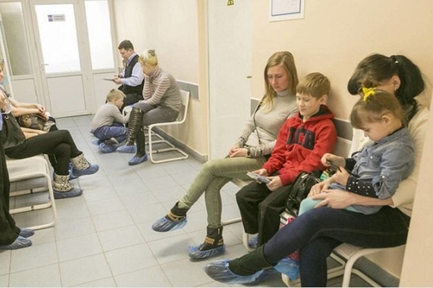 Московские поликлиники будут передавать информацию о здоровье детей в школы - слайд 