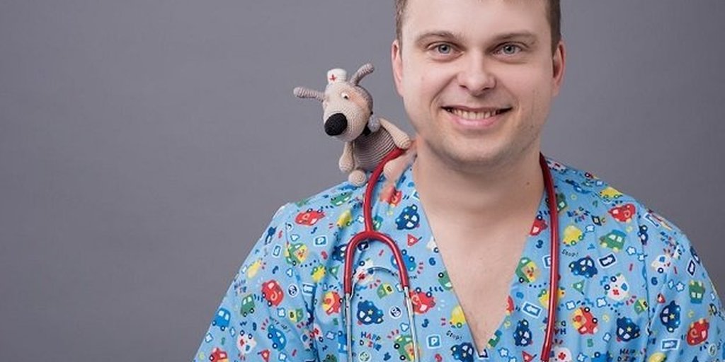 Педиатр Сергей Бутрий признался, что был антипрививочником