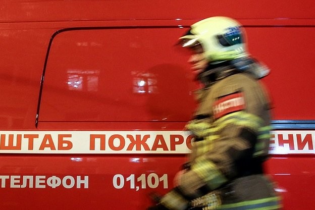 Детский торговый центр горит в Москве - слайд 