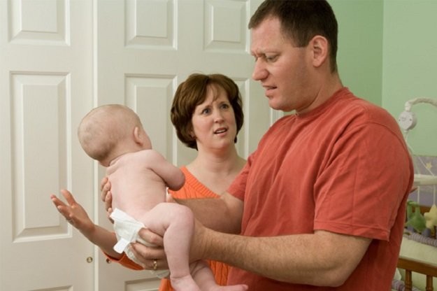 Критика в первые три месяца после рождения ребенка может стать причиной плохого отцовста - слайд 