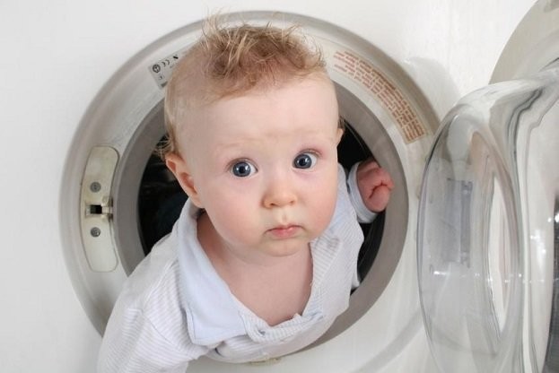 «Дети постоянно изобретают способы себя покалечить»: мать предупреждает об опасности стиральной машины - слайд 