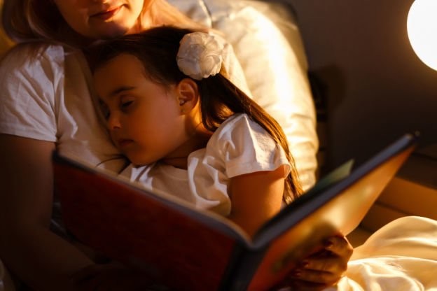 Исследование показало, что матери, чьи дети ложатся спать до 20:30, более счастливы - слайд 
