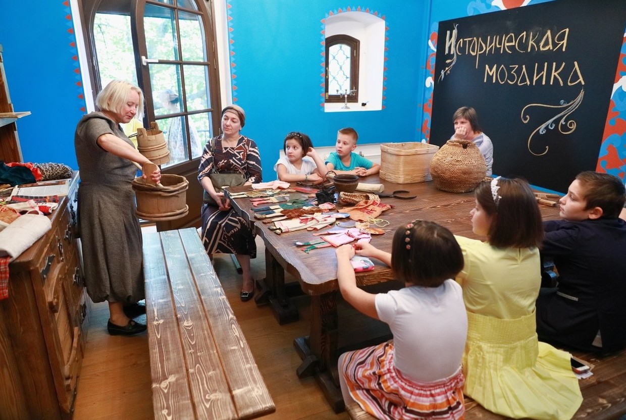 В музее «Стрелецкие палаты» открылся детский центр «Лаврушенька» - слайд 