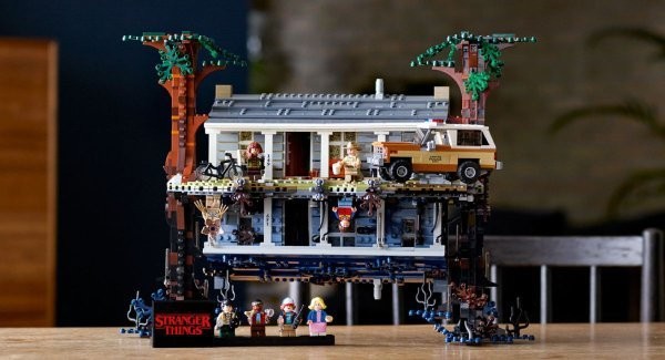 Появился Lego-набор с городком из «Очень странных дел». «Обратная сторона» там тоже есть! - слайд 
