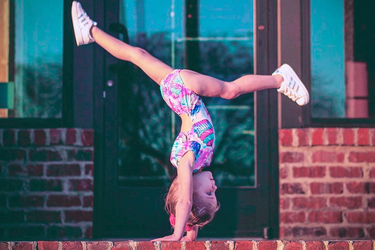 Трехлетняя девочка из США почти всю жизнь занимается гимнастикой (смотрите, как круто!) - слайд 