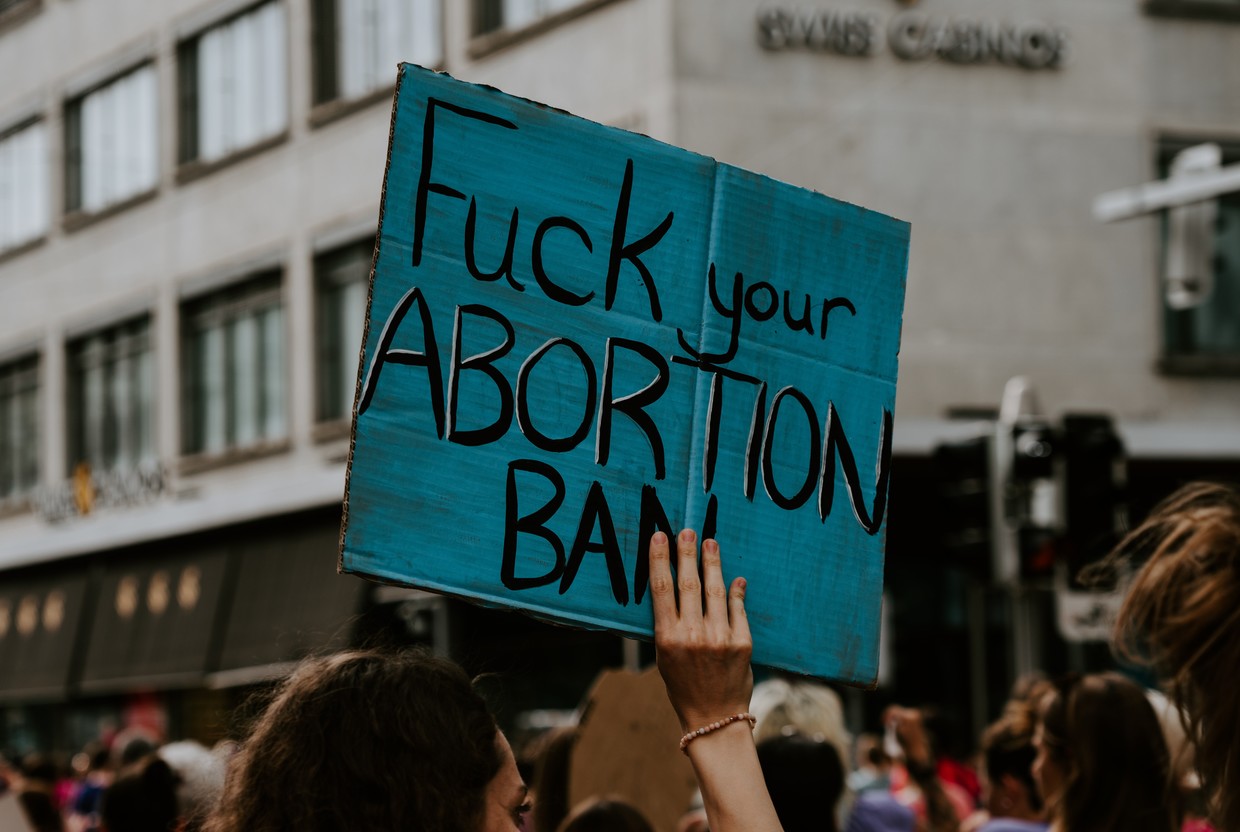 В Техасе и Огайо до окончания пандемии ограничили право женщин на аборт  - слайд 