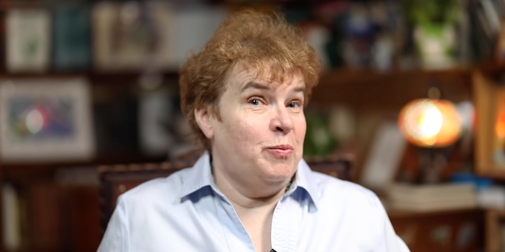 Тамара Эйдельман записала видео-лекцию об истории родов и воспитания