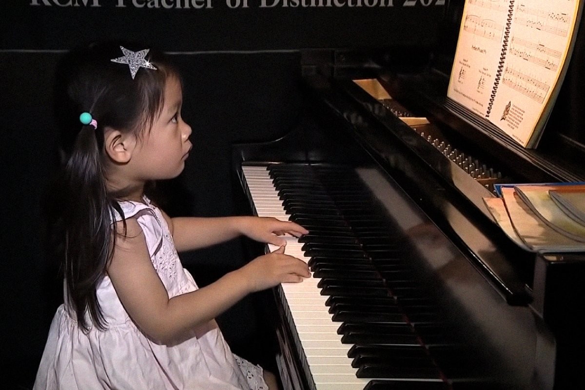 Трехлетнюю пианистку-вундеркинда пригласили выступить в Карнеги-Холле - слайд 