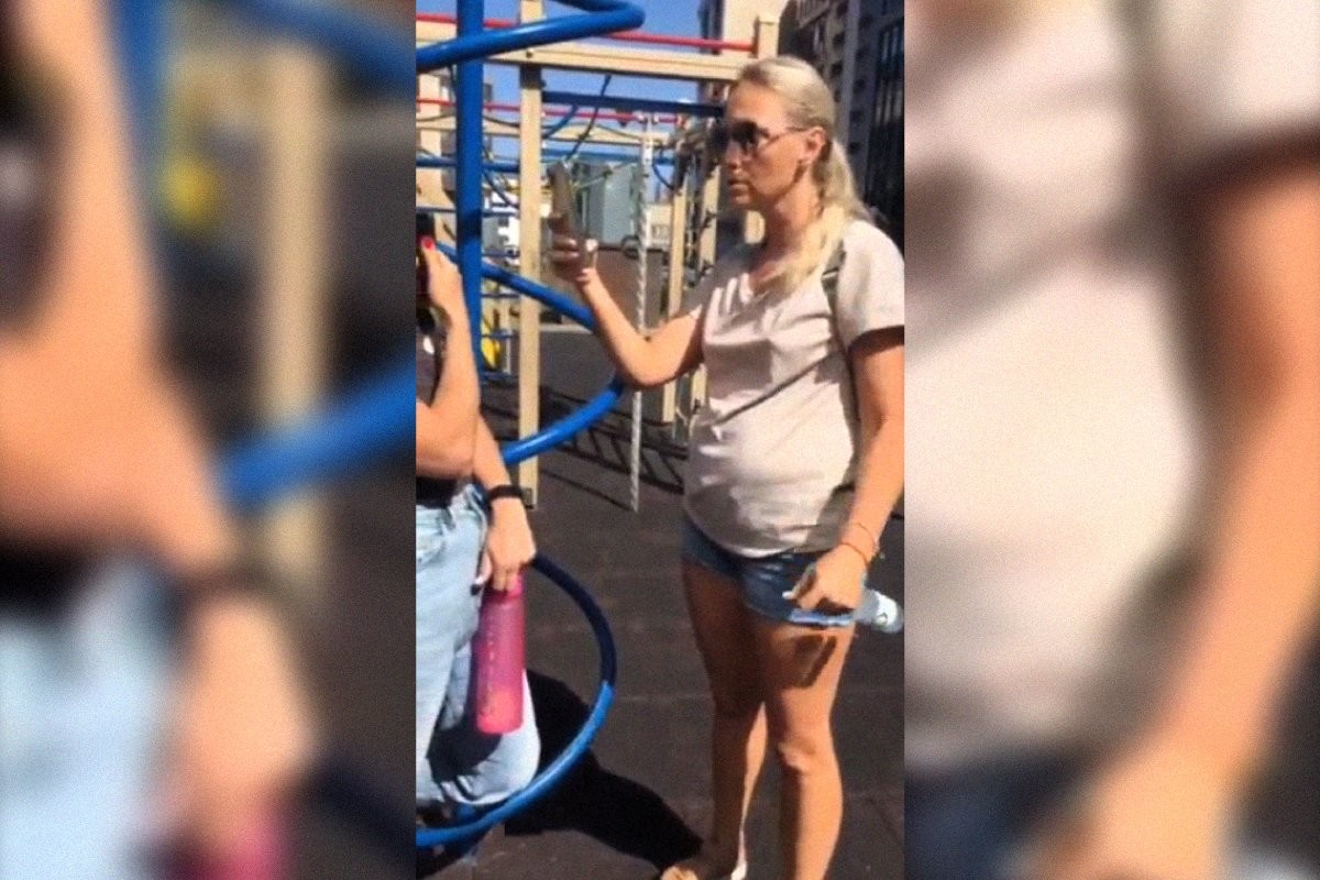 «Вы здесь гулять не будете»: петербурженка выгнала детей с особенностями развития с площадки - слайд 