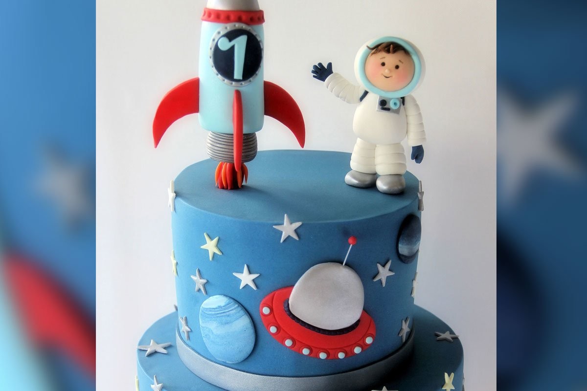 Родители заказали для сына торт с космонавтом — а получили персонажа фильмов ужасов - слайд 