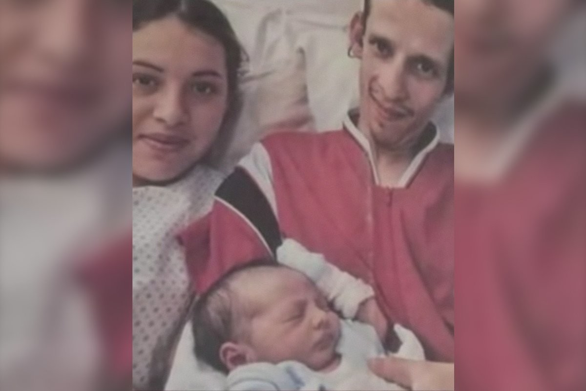 Похищенный в Мексике мальчик воссоединился со своими родителями спустя 16 лет - слайд 