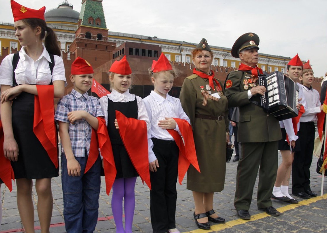 Пионеры ссср на красной площади фото