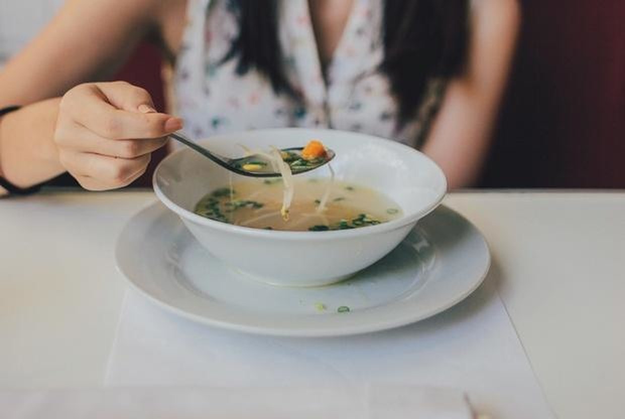 Почему суп — это вовсе не так полезно, как говорили нам в детстве? - слайд 