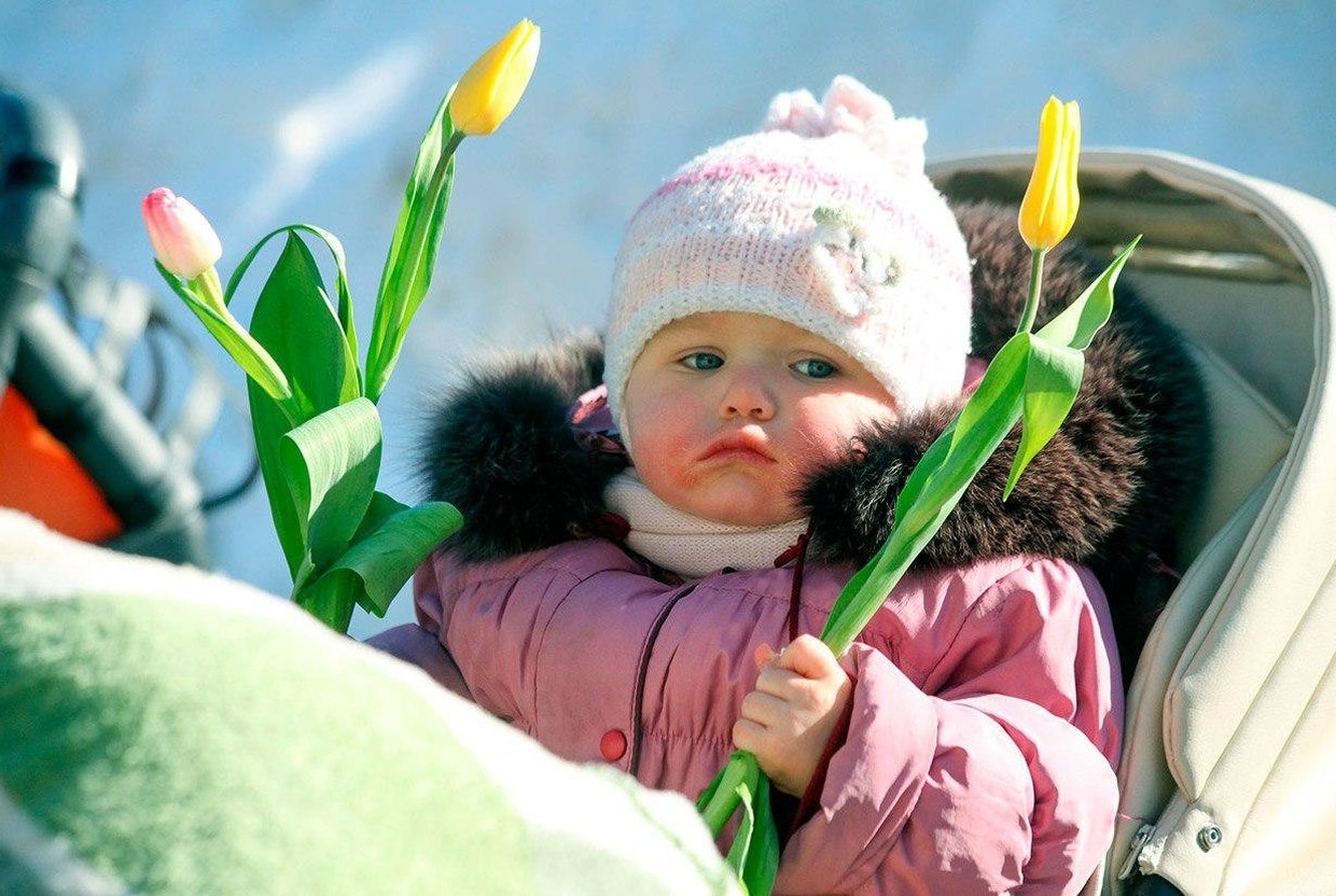 8 Марта в парках Москвы: цветы, катки и джаз - слайд 