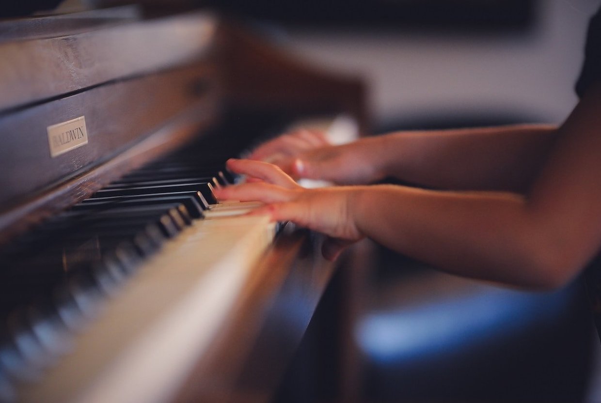 5 важных навыков, которые развивают у детей уроки музыки - слайд 