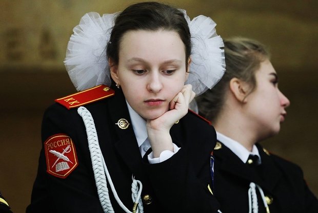 Министерство обороны решило превращать девочек в «идеальных женщин». Как это происходит? - слайд 