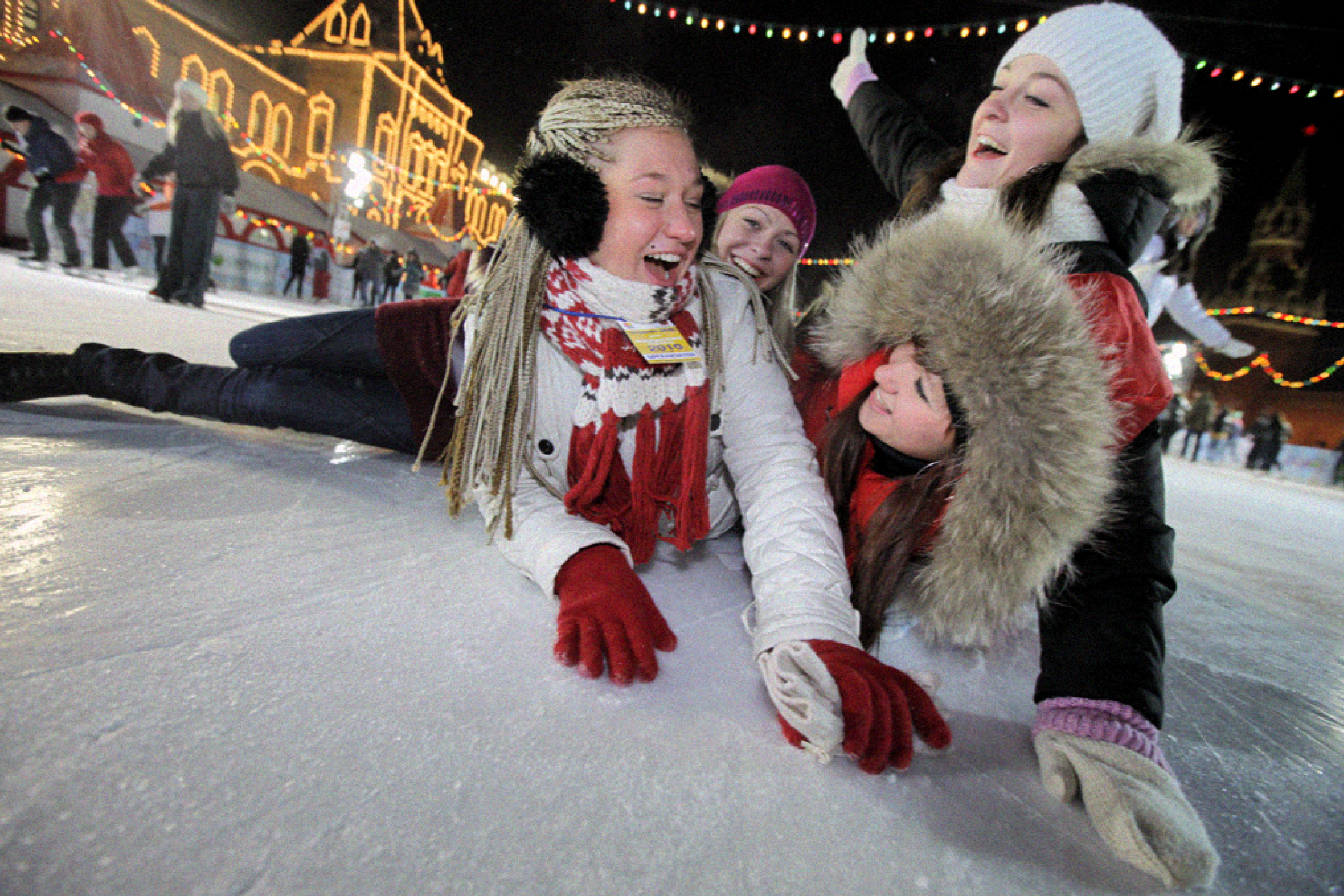 Зимние гуляния. Студенты на катке. Татьянин день на катке. Московские традиции.